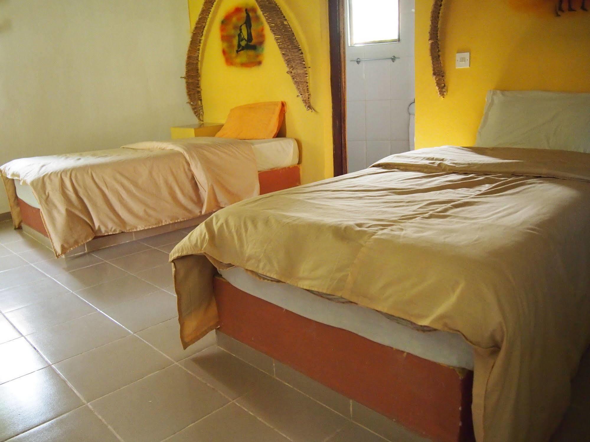 Footsteps Eco-Lodge Gunjur Экстерьер фото