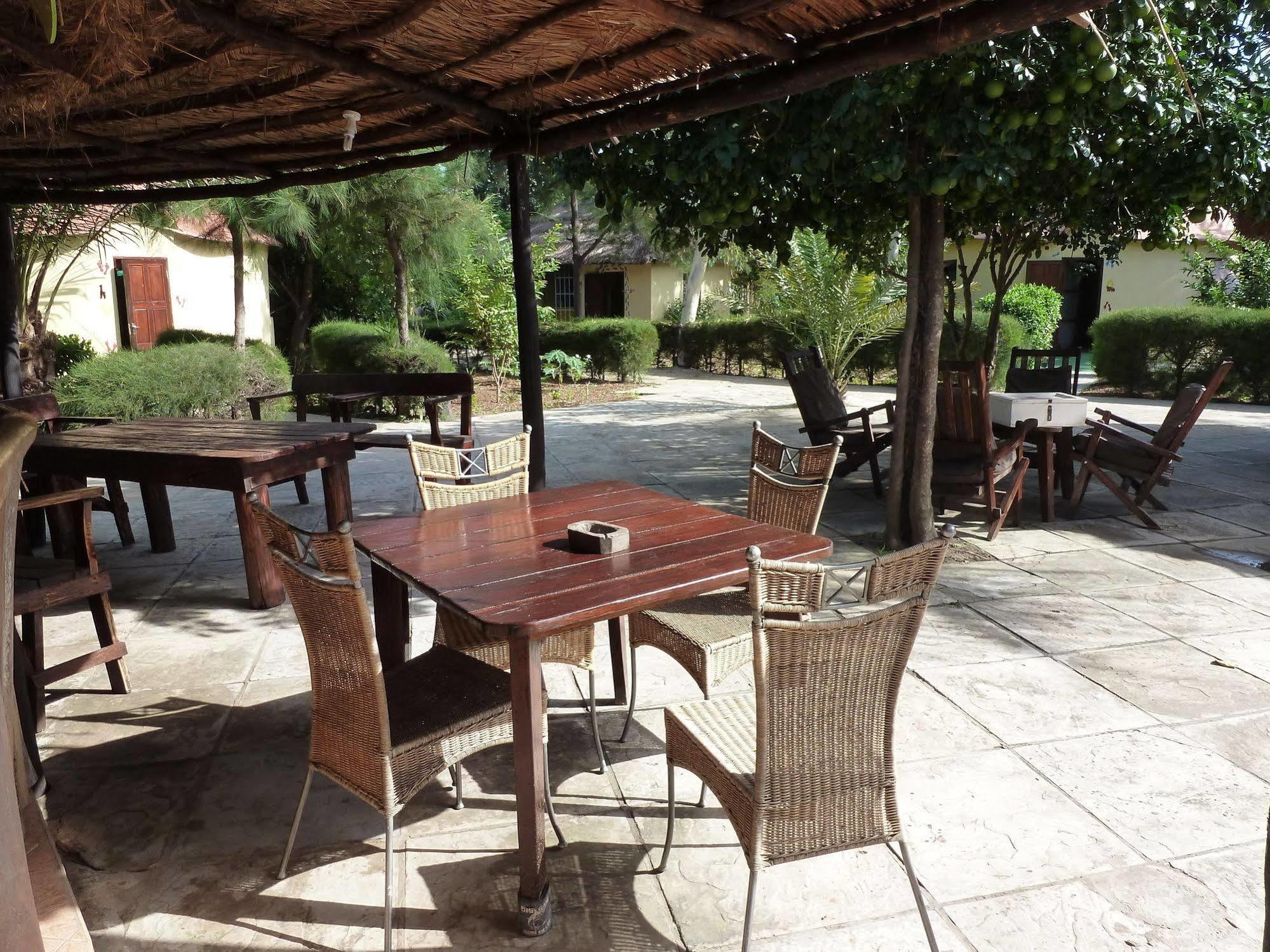 Footsteps Eco-Lodge Gunjur Экстерьер фото