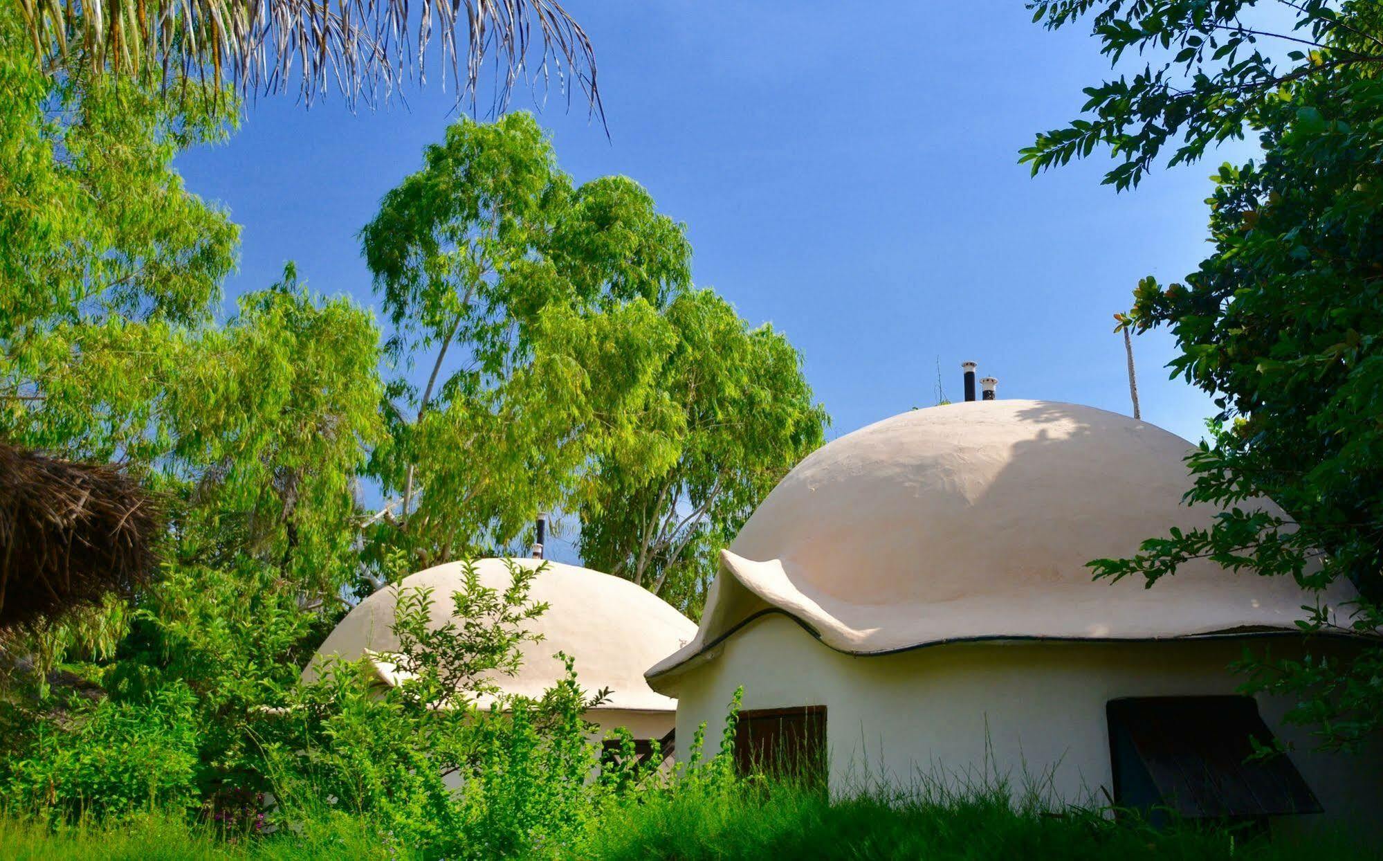 Footsteps Eco-Lodge Gunjur Экстерьер фото